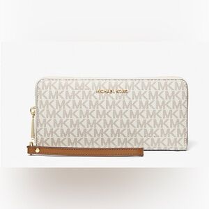 Micheal kors wristlet brand new